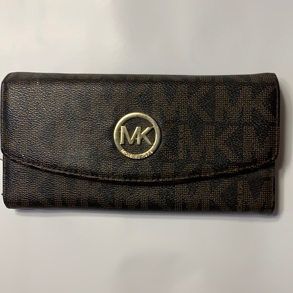 Michael Kors Bags Womens Michael Kors Trifold Wallet Poshmark